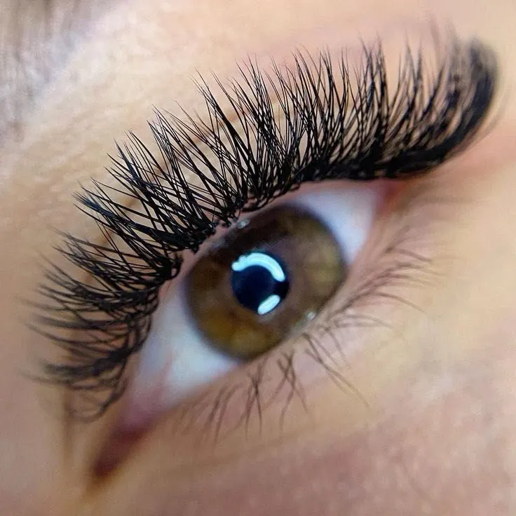 Extensiones de pestañas de volumen en primer plano